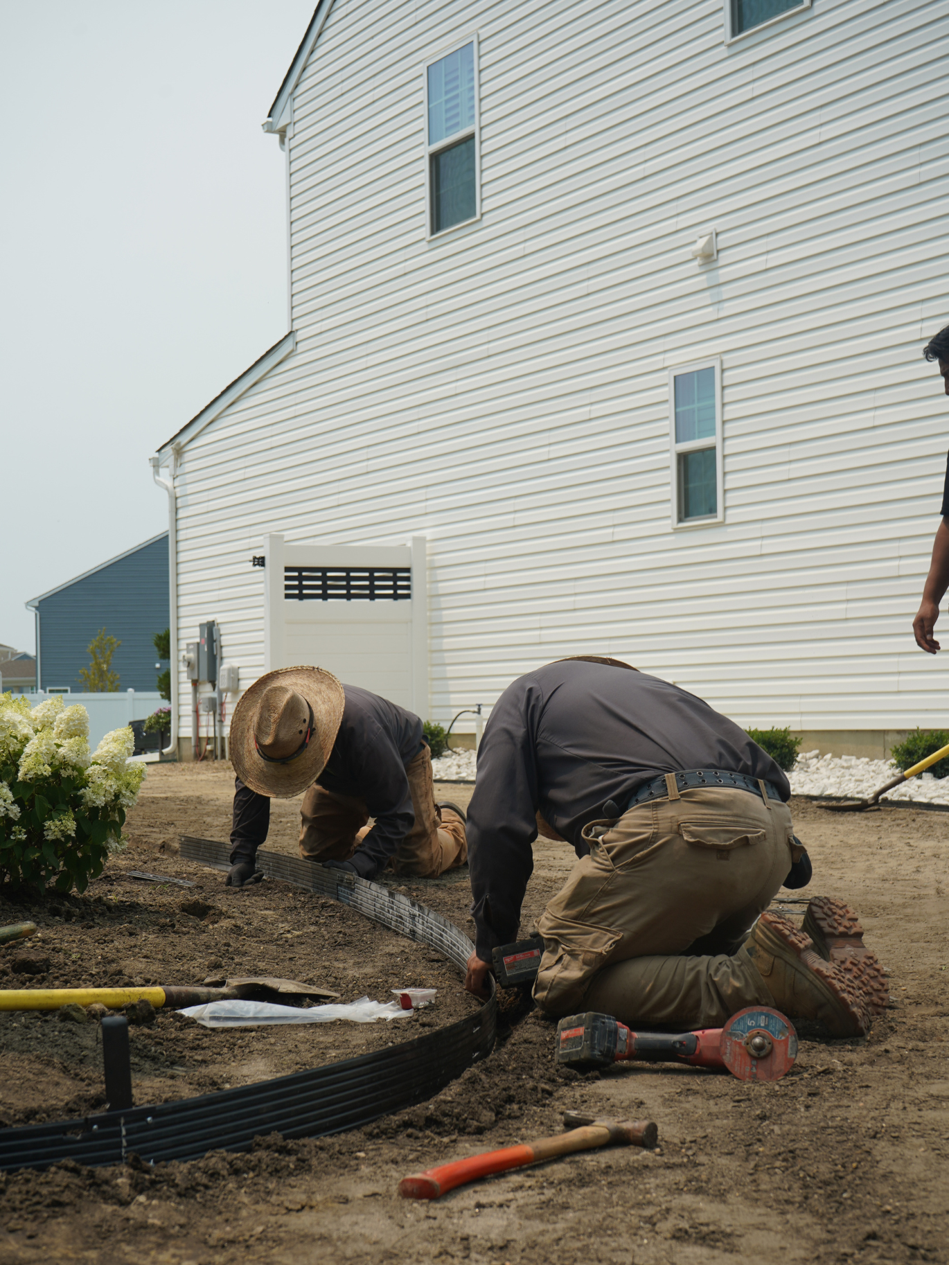 Clean Mulch Bed Edging
