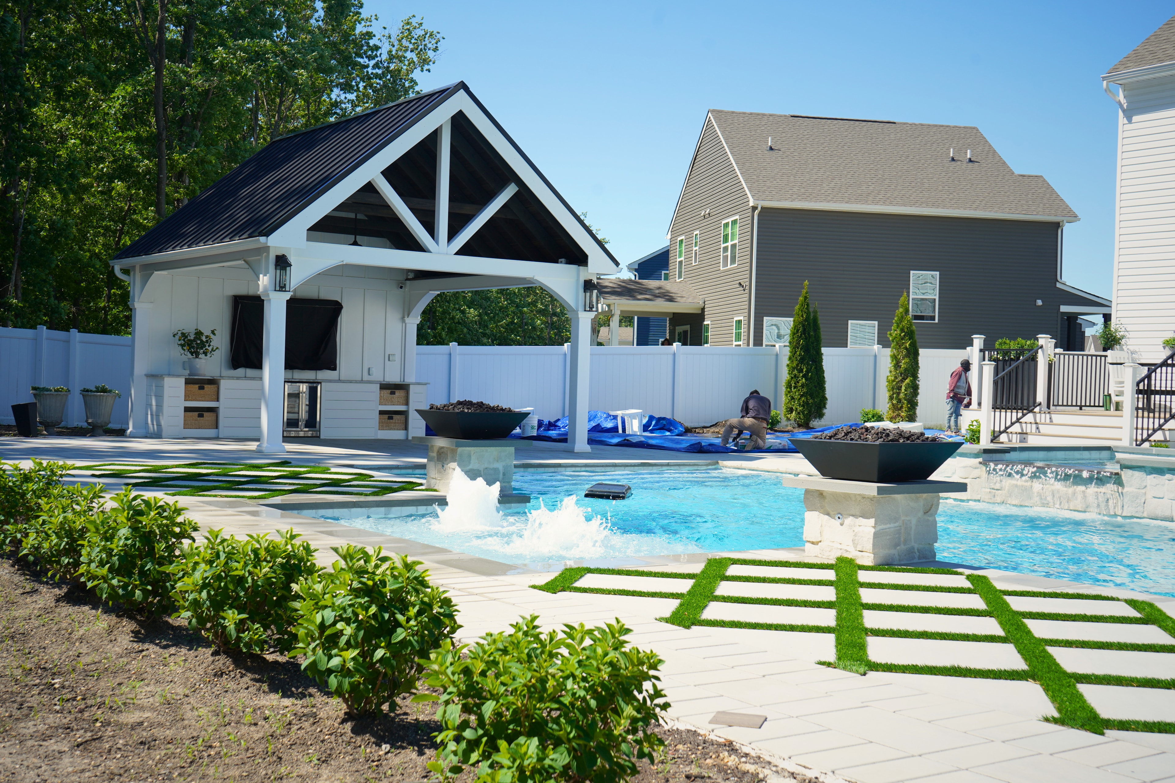 Travertine paver pool deck